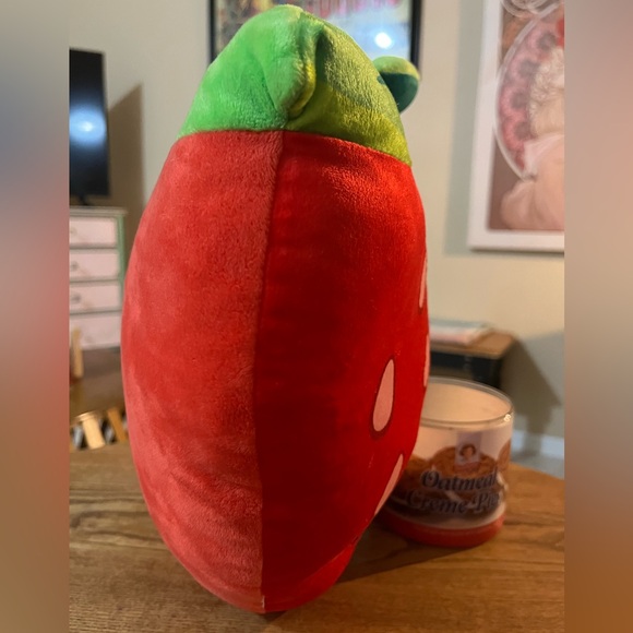 Scentco Smillows STRAWBERRY Scented Plush Throw Pillow - KAWAII - Picture 5 of 5